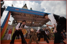 MDR-Aufzeichnung Mitteldeutschland singt in Halle (Saale) am14.06.2008 